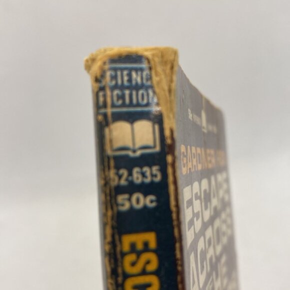 Escape Across The Cosmos by Gardner Fox Vintage Science Fiction 1968 Book - Picture 3 of 16